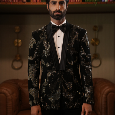 Black Hand Embroidered Italian Fabric Designer Tuxedos Suit